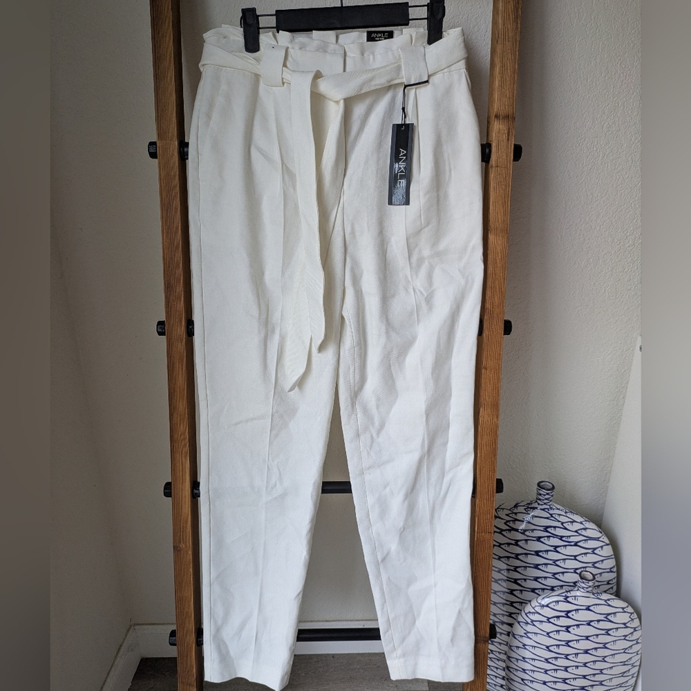 NWT Express Women's White High-rise Ankle Paperback Pants - Size 4R